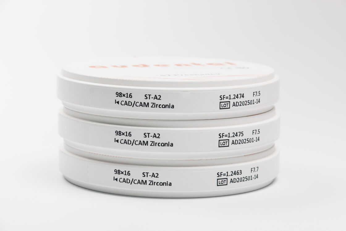 บล็อกซิรคอนิยาที่ทําสีให้เงาก่อน ให้ความแม่นยําสีแบบเดียวกันและความโปร่งใสสูง สําหรับการฟื้นฟูฟันที่ดูเป็นธรรมชาติ