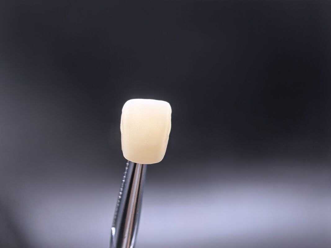 Dental Zirconia Block รองรับกับระบบ CAD CAM ให้ความหลากหลายสีและการประมวลผลอย่างรวดเร็วสําหรับการฟื้นฟูฟันฟันด้านหน้า